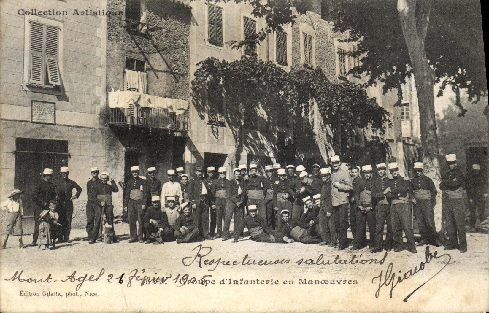 CPA Militaria Groupe d'infanterie en manoeuvres