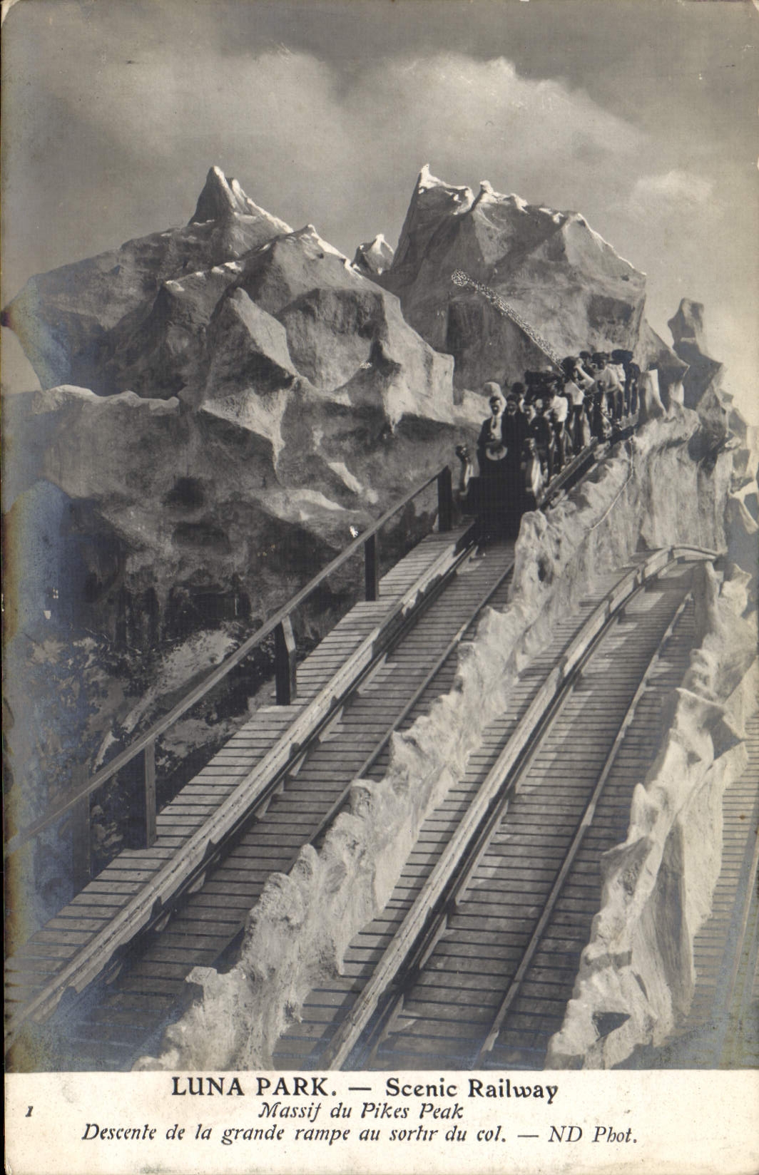 VINTAGE POSTCARD Fun fair Luna Park Scenic Railway Massive of Pikes Peak Descent of the large slope to leaving the collar