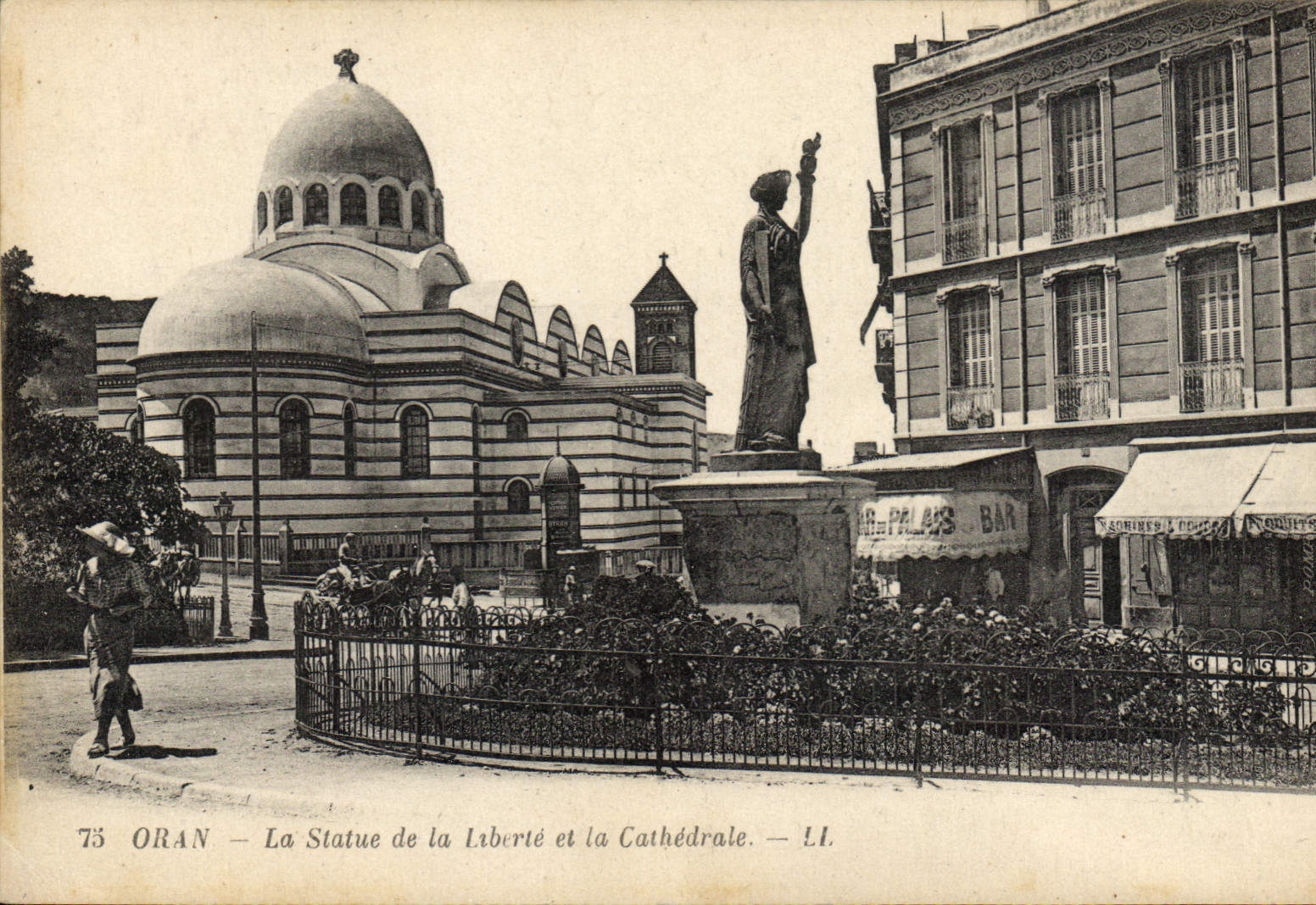 VINTAGE POSTCARD Statue of Oran Freedom the statue of freedom and the cathedral