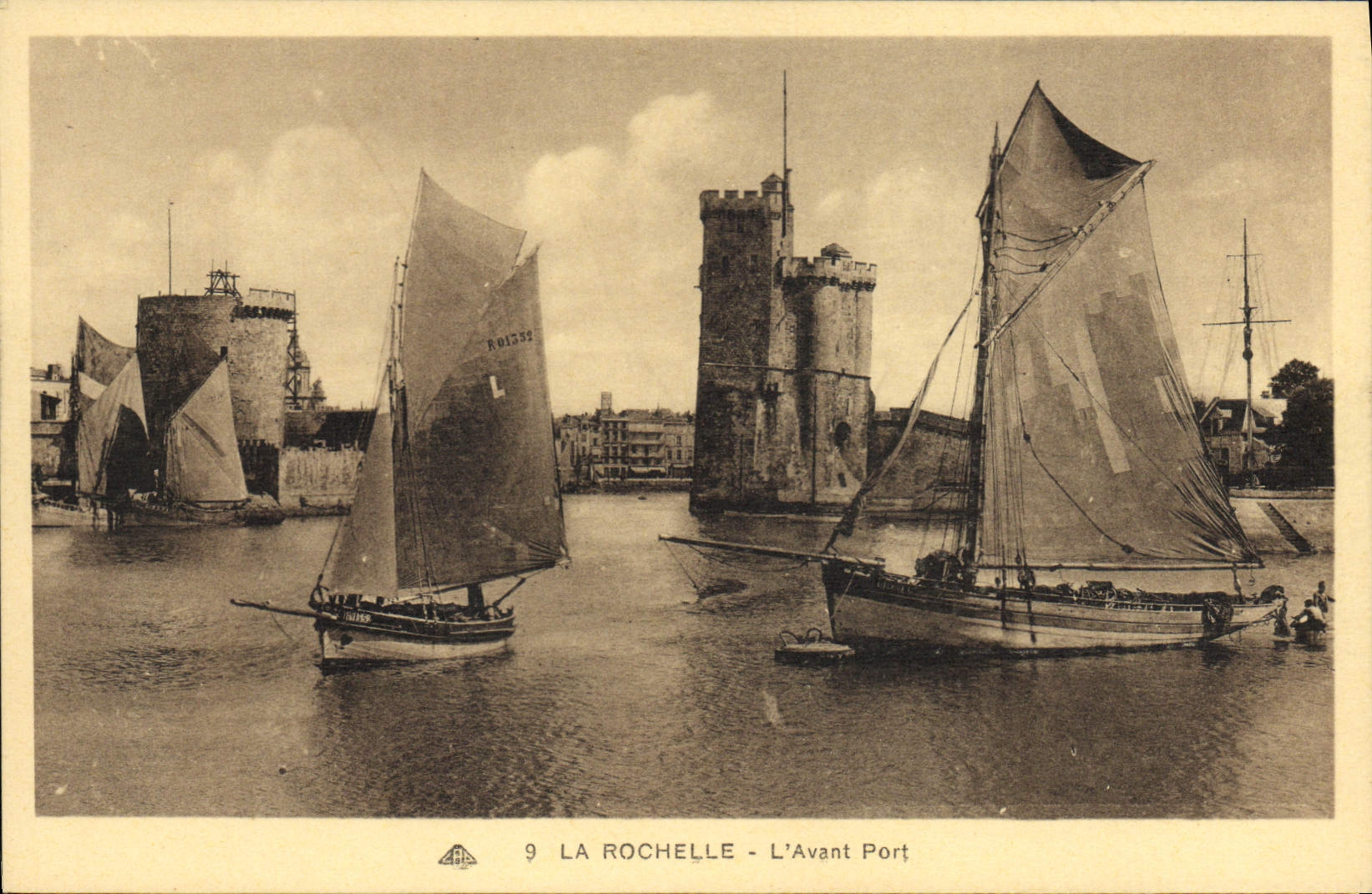 Barco de la POSTAL de la VENDIMIA del pecado de La Rochelle antes del puerto