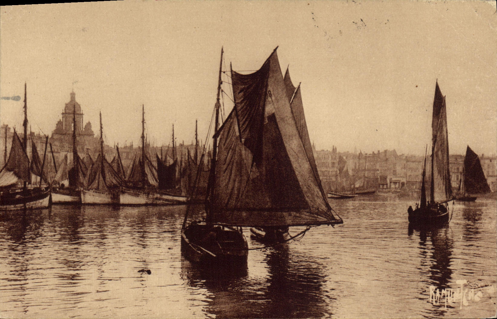 VINTAGE POSTCARD Boat of La Rochelle sin towards the large clock