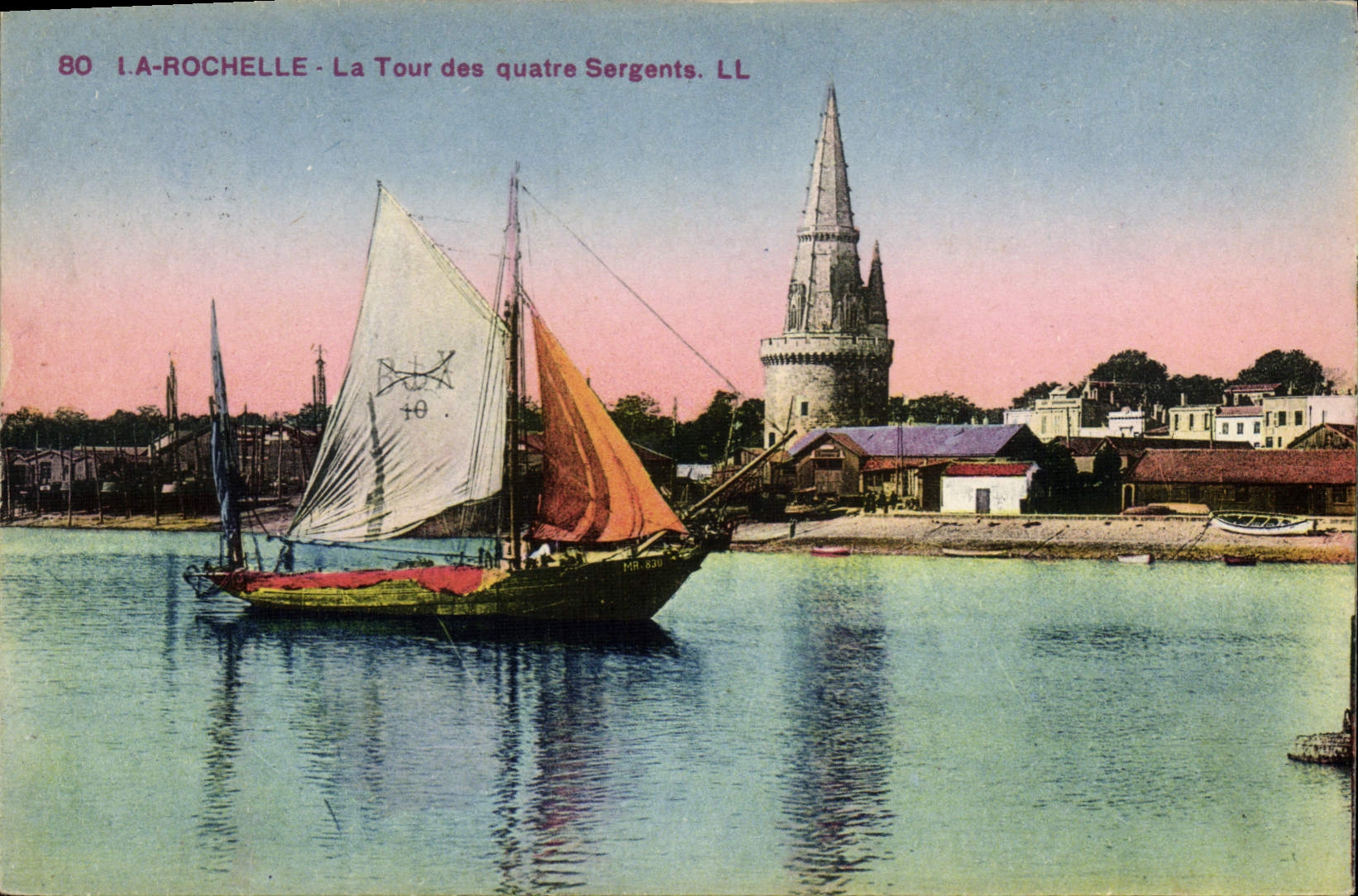 VINTAGE POSTCARD Boat of La Rochelle sin the tower of the four Sergeants