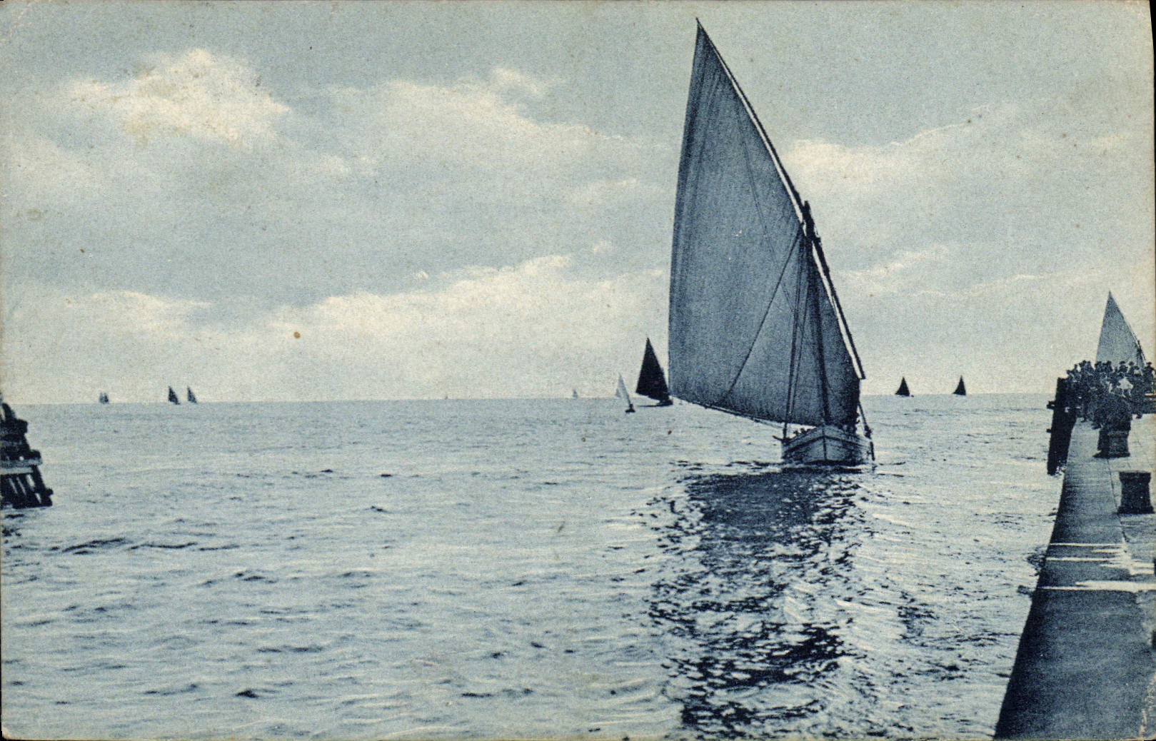 CPA Bateau de peche Viareggio