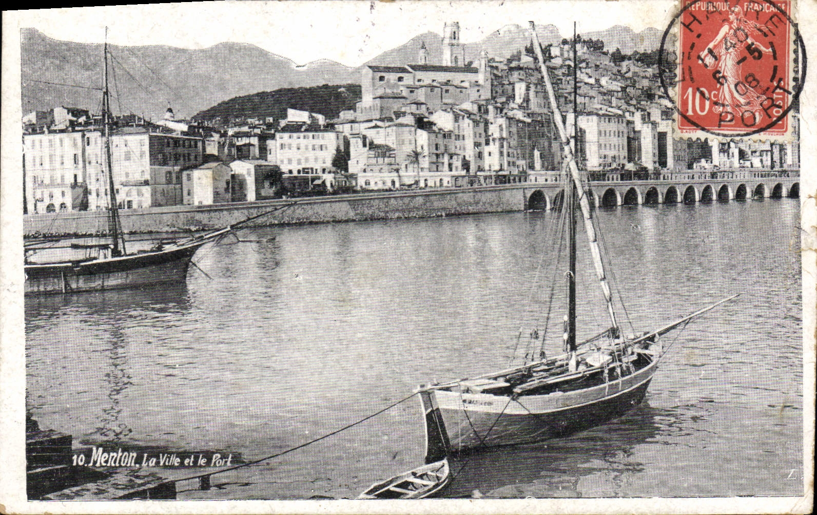 CPA Bateau de peche Menton La ville et le port 