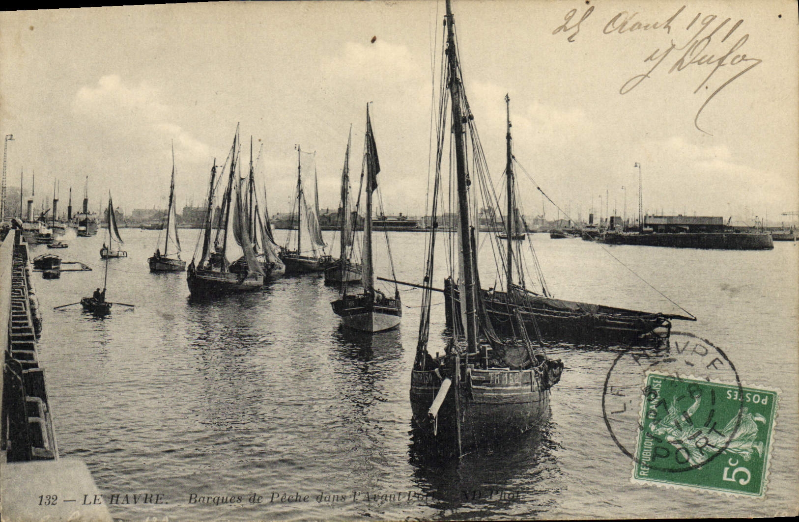 CPA Bateau de peche Le Havre Barques de peche dans l'avant port