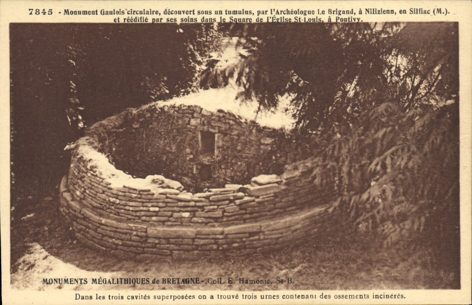 CPA Monuments megalithiques de Bretagne Silfiac 