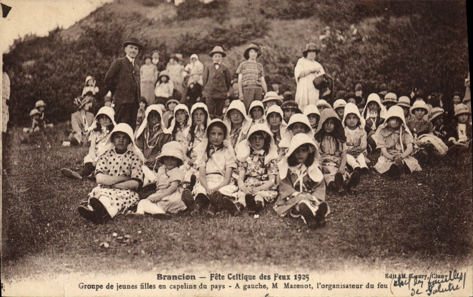 VINTAGE POSTCARD Brancion Celebrates Celtic Fires 1925 Groupe young girls
