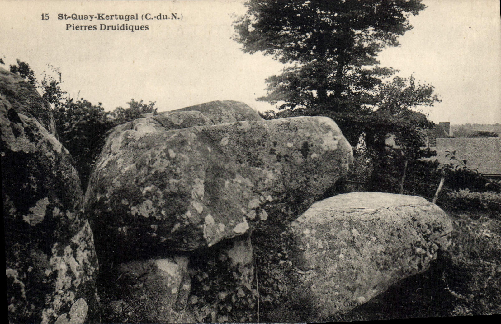 VINTAGE POSTCARD Holy Quaay Kertugal druidic Stones