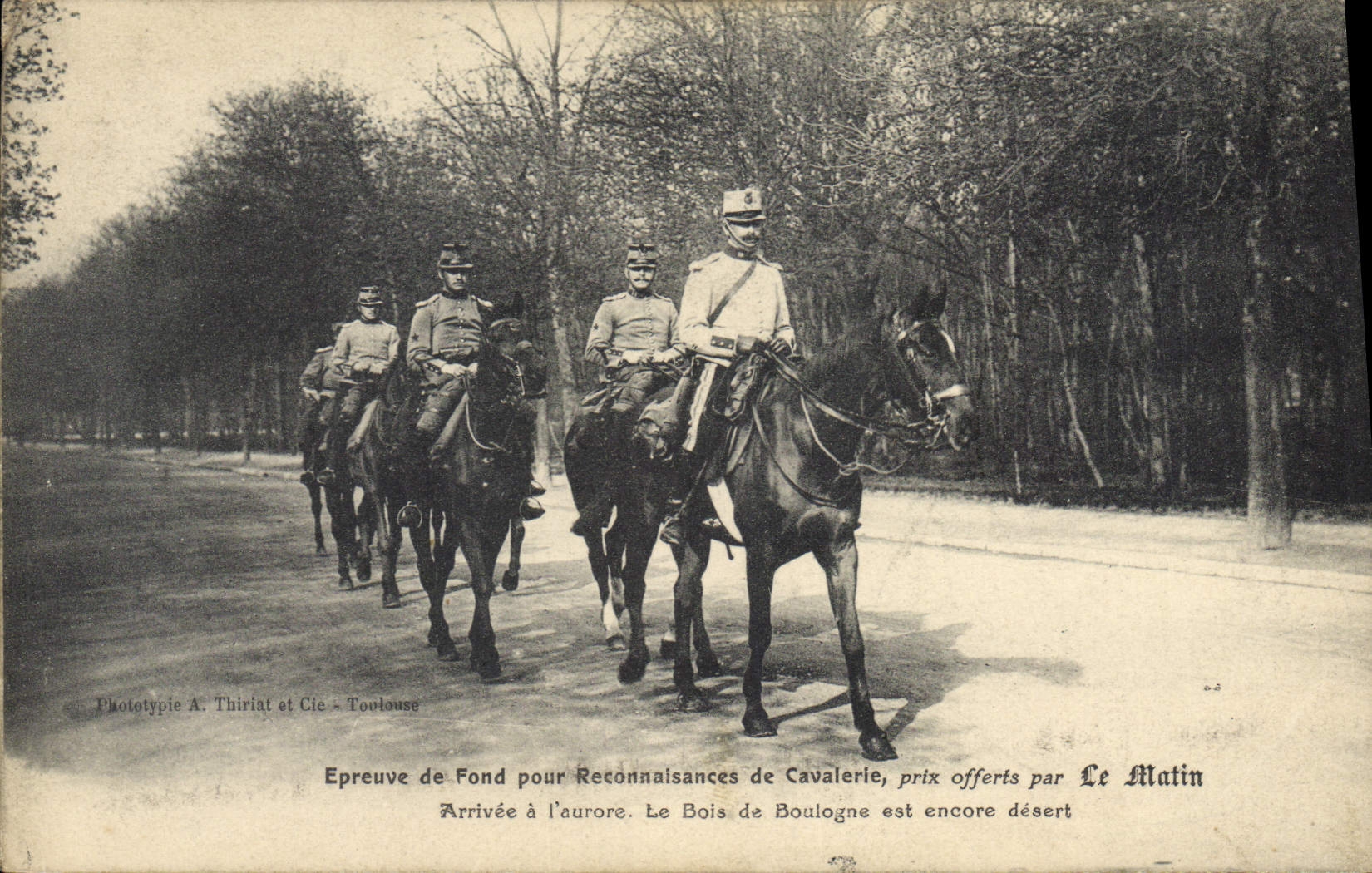 La POSTAL Militaria Epreuve de la VENDIMIA básico para los reconocimientos de la caballería la mañana llegó el amanecer que el Bois de Boulogne sigue siendo París abandonada