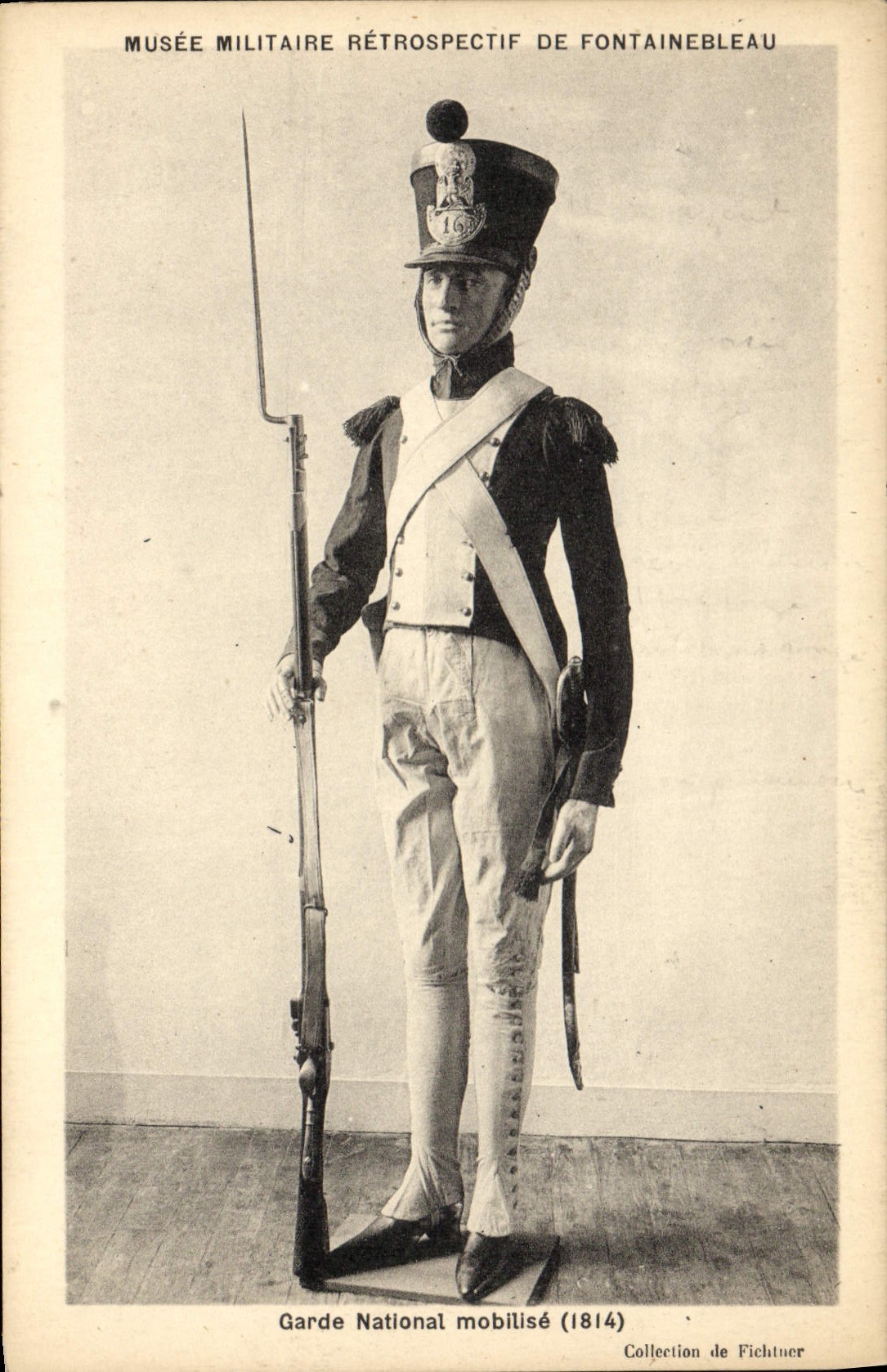 CPA Militaria Musee Fontainebleau Garde national mobilise 1814