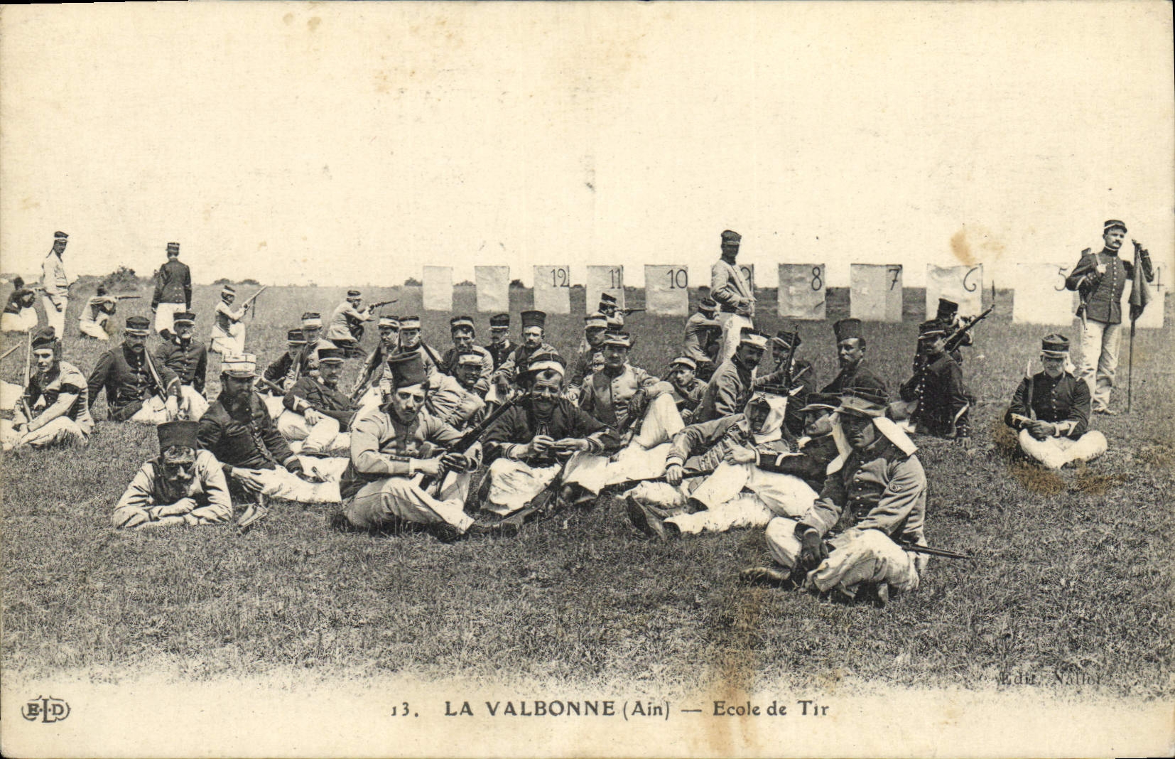 CPA Militaria La Valbonne Ecole de tir