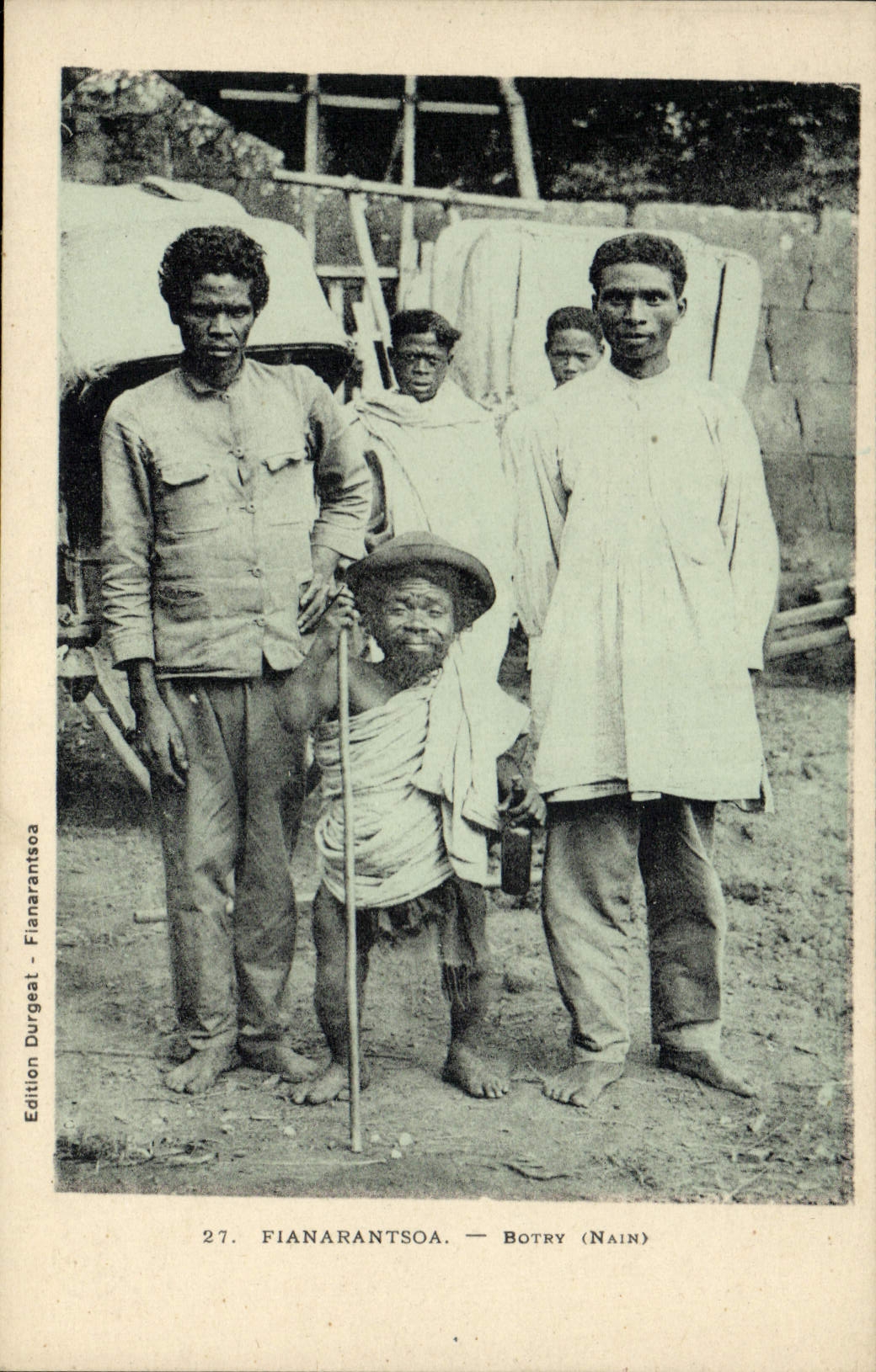 VINTAGE POSTCARD Fianarantsoa Botry Dwarf
