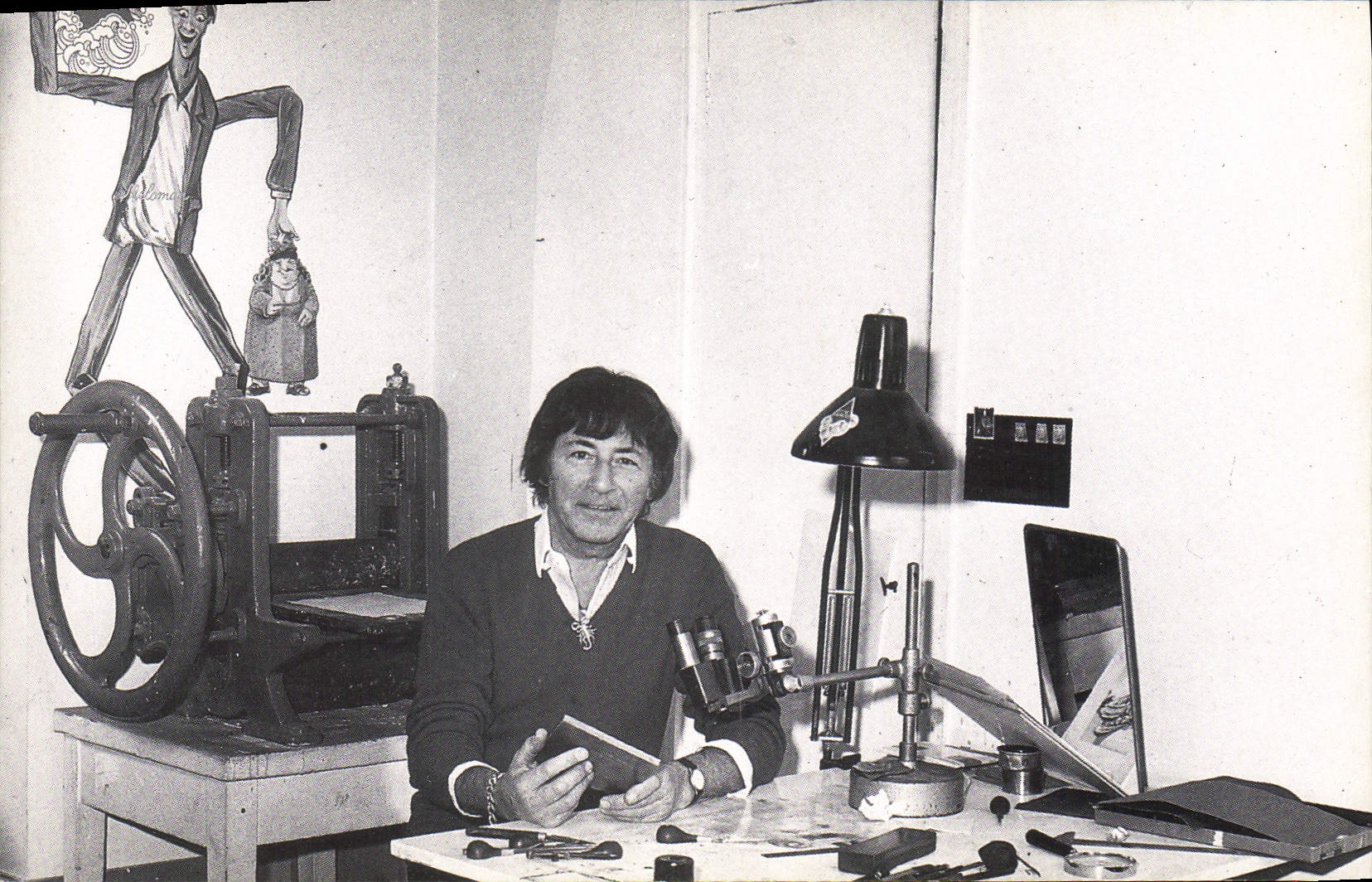 POSTAL MODERNA los grabadores de los pintores que realizan nuestras estampillas fijan a Jacques Combet