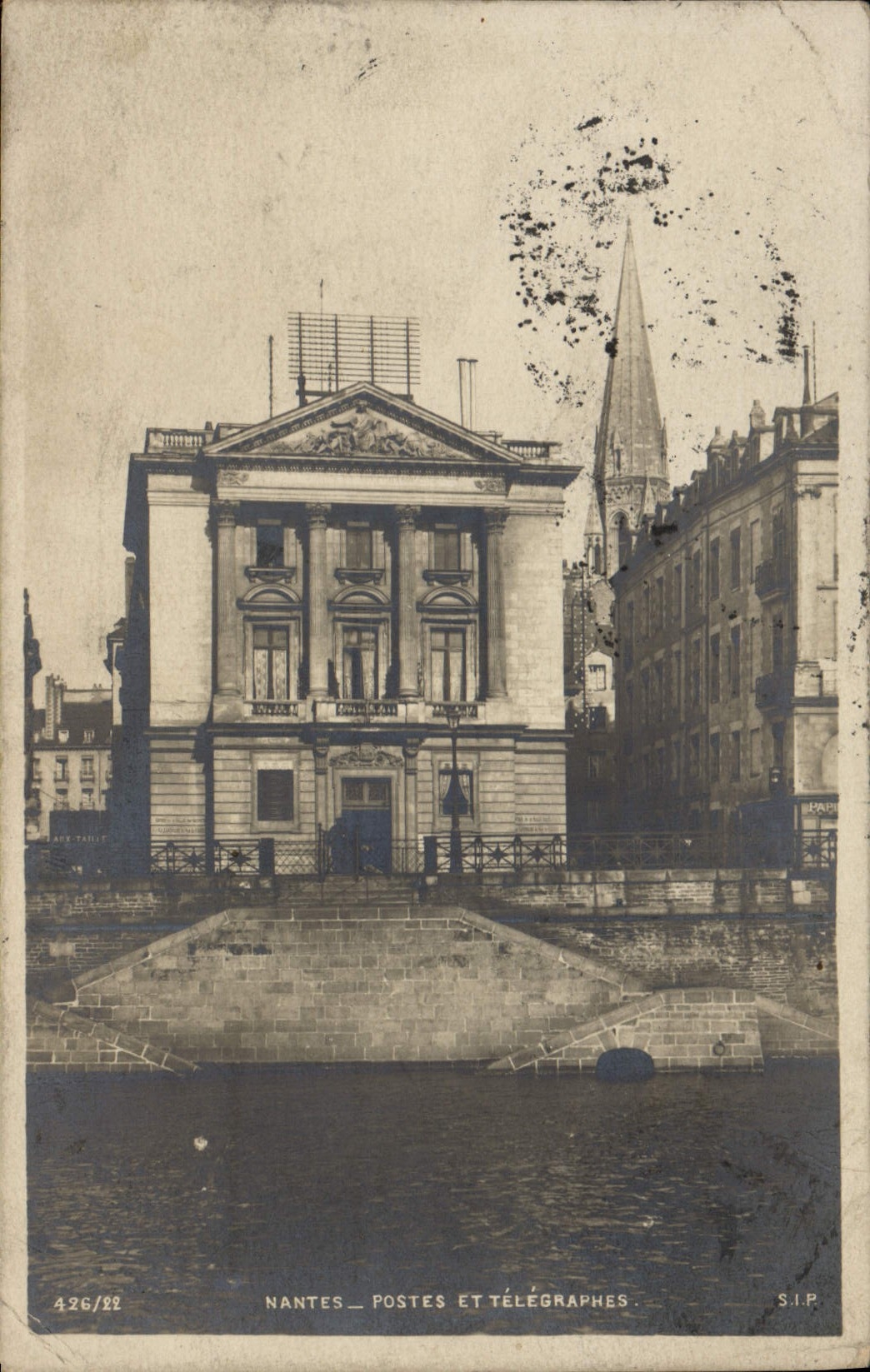 Estaciones y telégrafos de Nantes de la POSTAL de la VENDIMIA