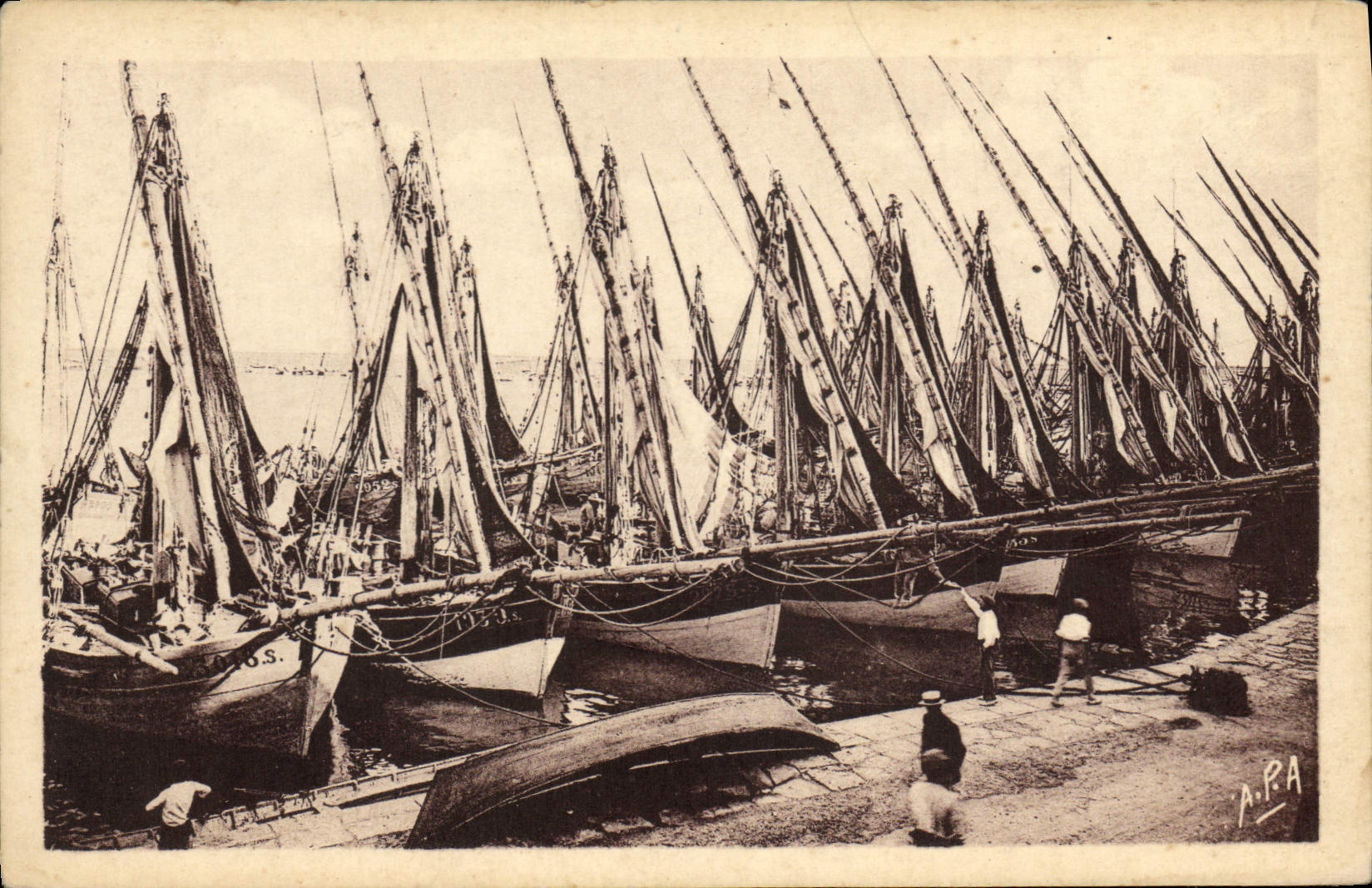 VINTAGE POSTCARD Vessel Sete Fishing the wearing of sin