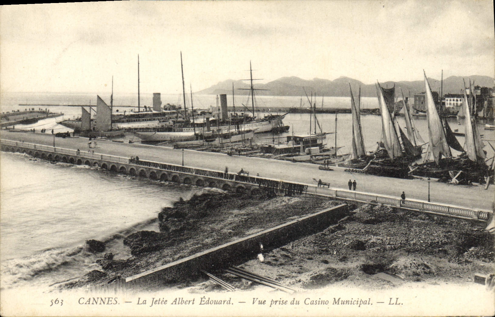 Recipiente Cannes de la POSTAL de la VENDIMIA que pesca el embarcadero Albert Eduardo vista del casino municipal
