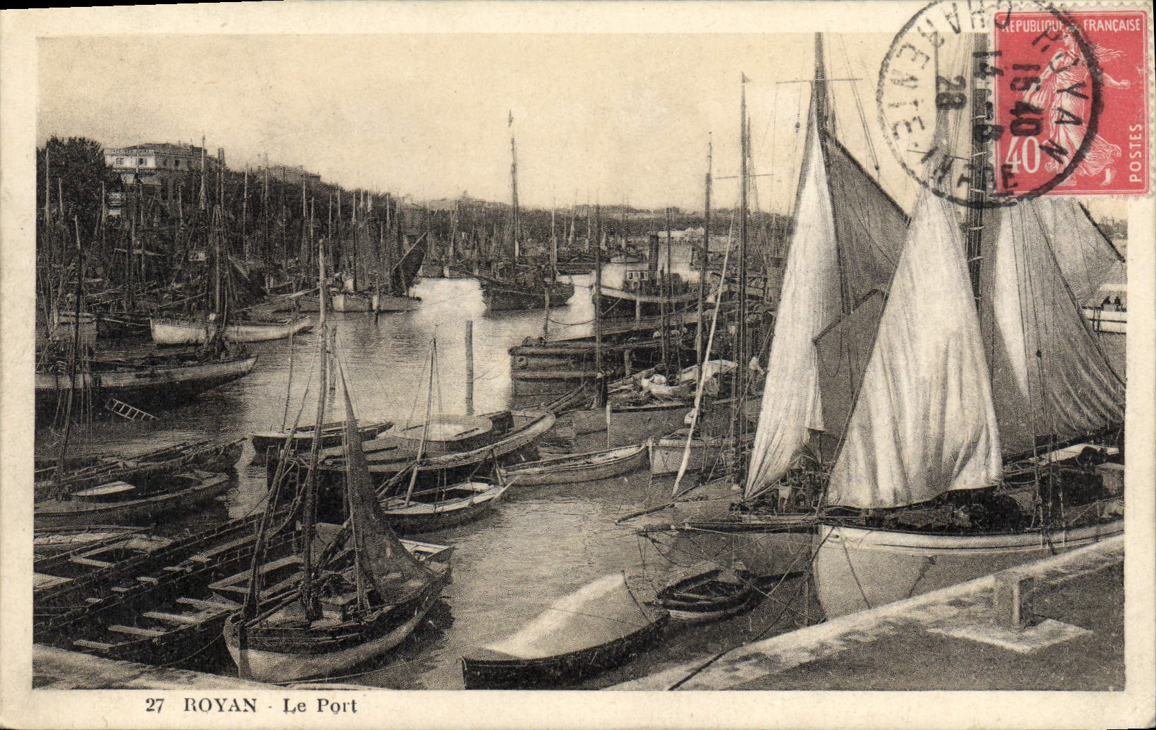 Recipiente Royan de la POSTAL de la VENDIMIA que pesca el puerto