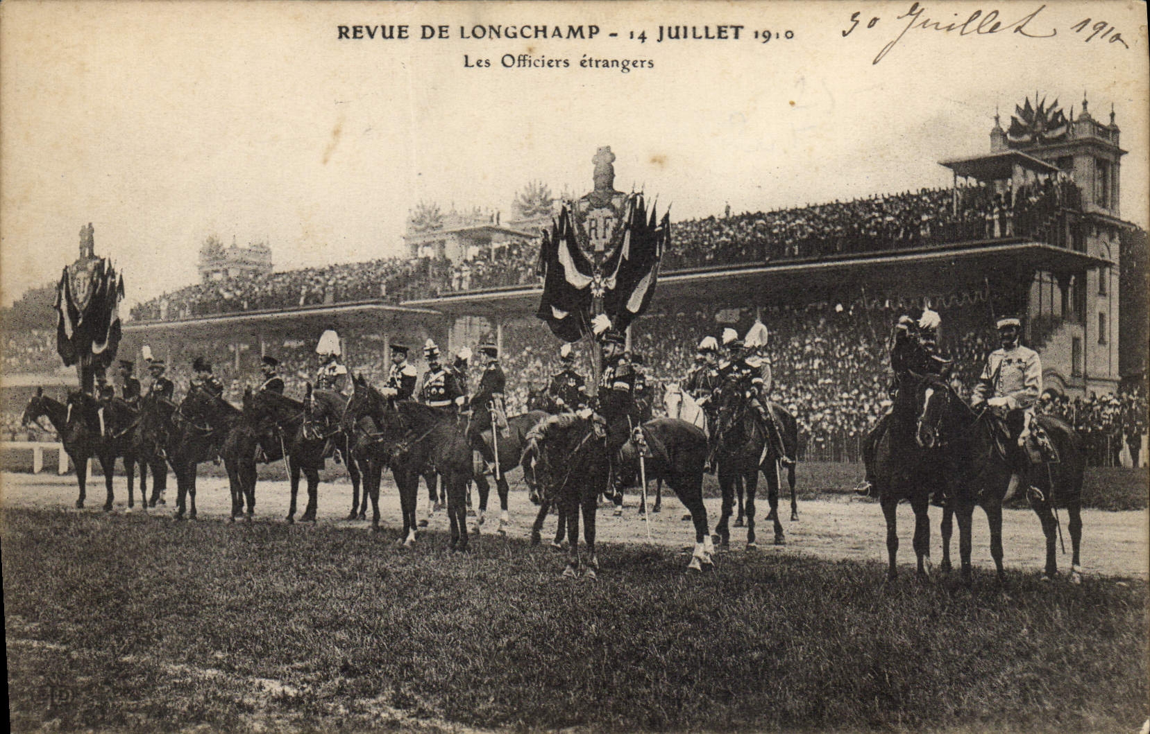 CPA Fantaisie Militaria Revue de Longchamp 14 juillet 1910 Les officiers etrangers 