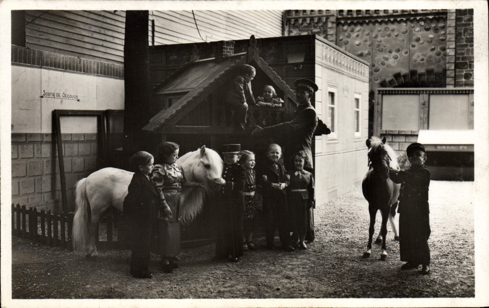 VINTAGE POSTCARD Dwarf Dwarves International exhibition Paris 1937 Esplanade of the Invalids Pony