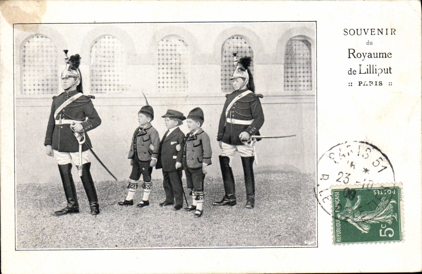 CPA Nain Nains Royaume de Lilliput Paris