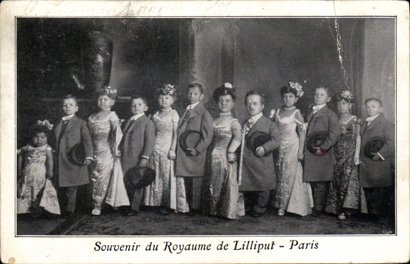 CPA Nain Nains Royaume de Lilliput Paris