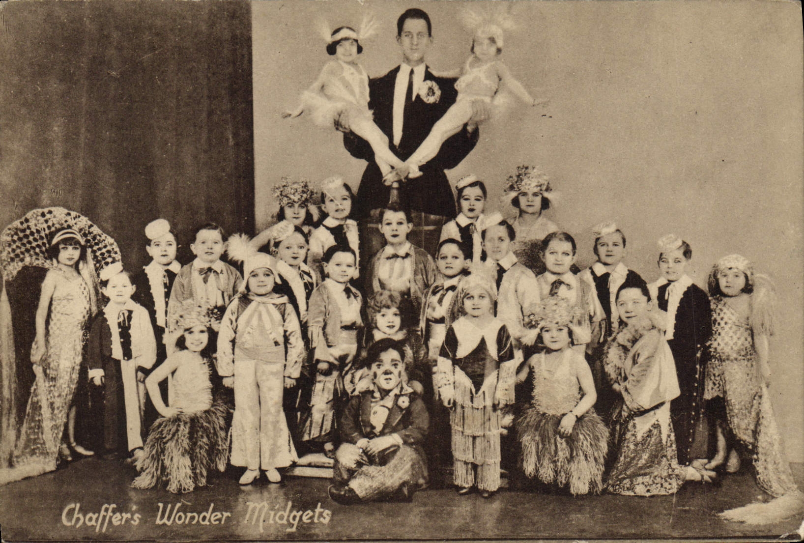 VINTAGE POSTCARD Dwarf Dwarves Chaffer' S Wonder Midgets