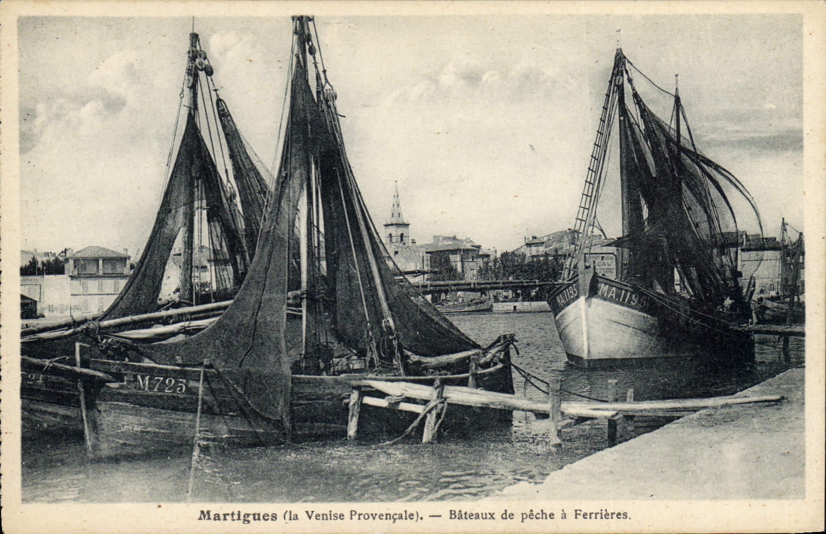 Los barcos de Martigues de la pesca del recipiente de la POSTAL de la VENDIMIA del pecado tienen Ferrieres