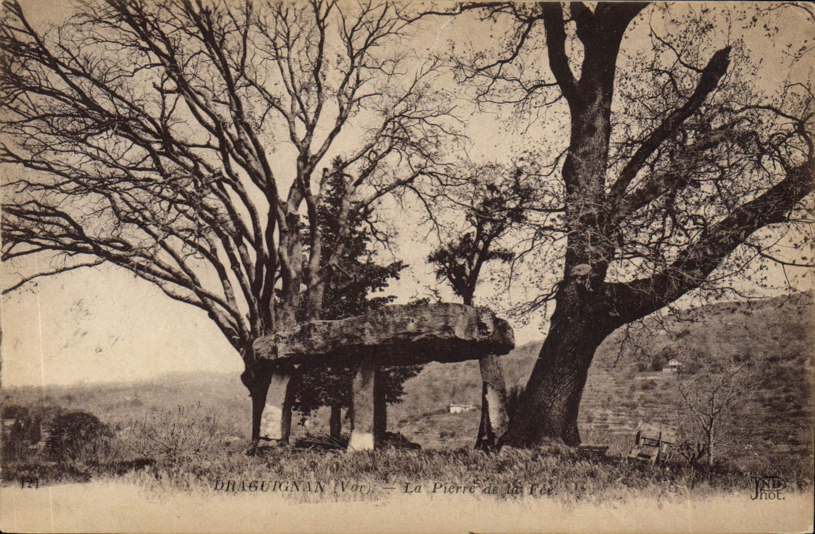 CPA Dolmen Menhir Draguignan La pierre de le fee