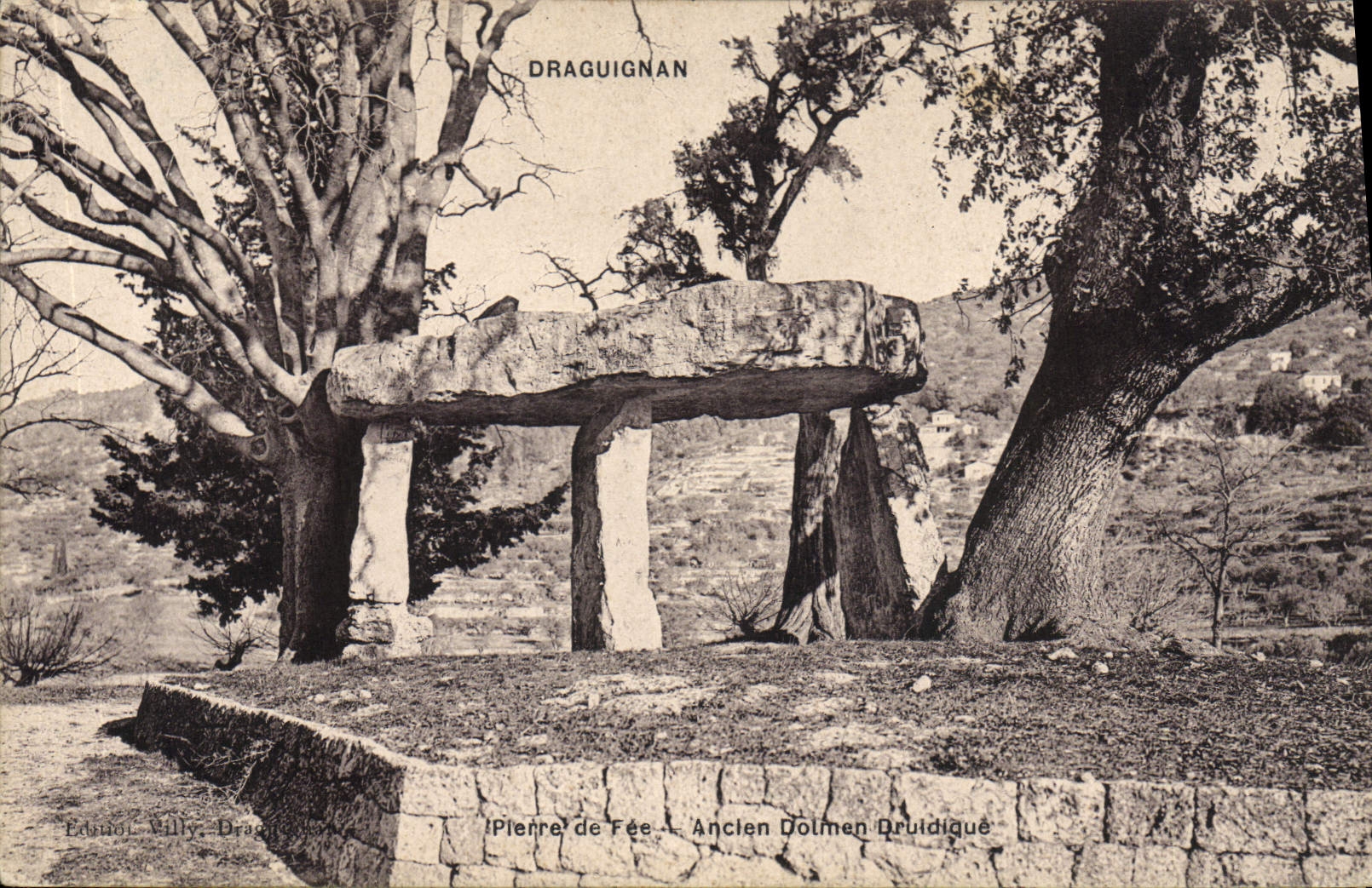 VINTAGE POSTCARD Dolmen Menhir Draguignan Pierre de Fee Old dolmen druidic