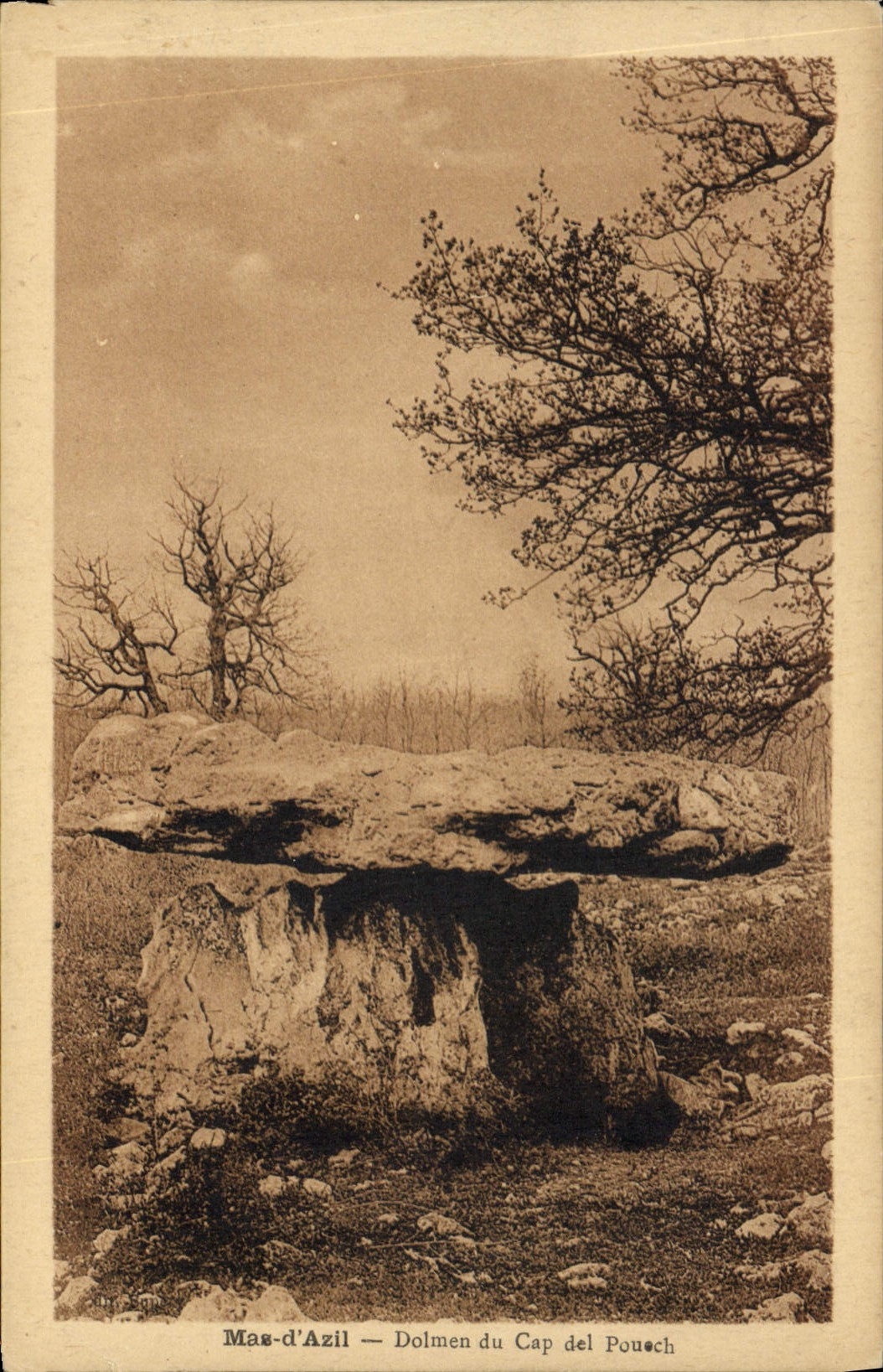 VINTAGE POSTCARD Dolmen Menhir My of Azil Dolmen of the Cape del Pouech