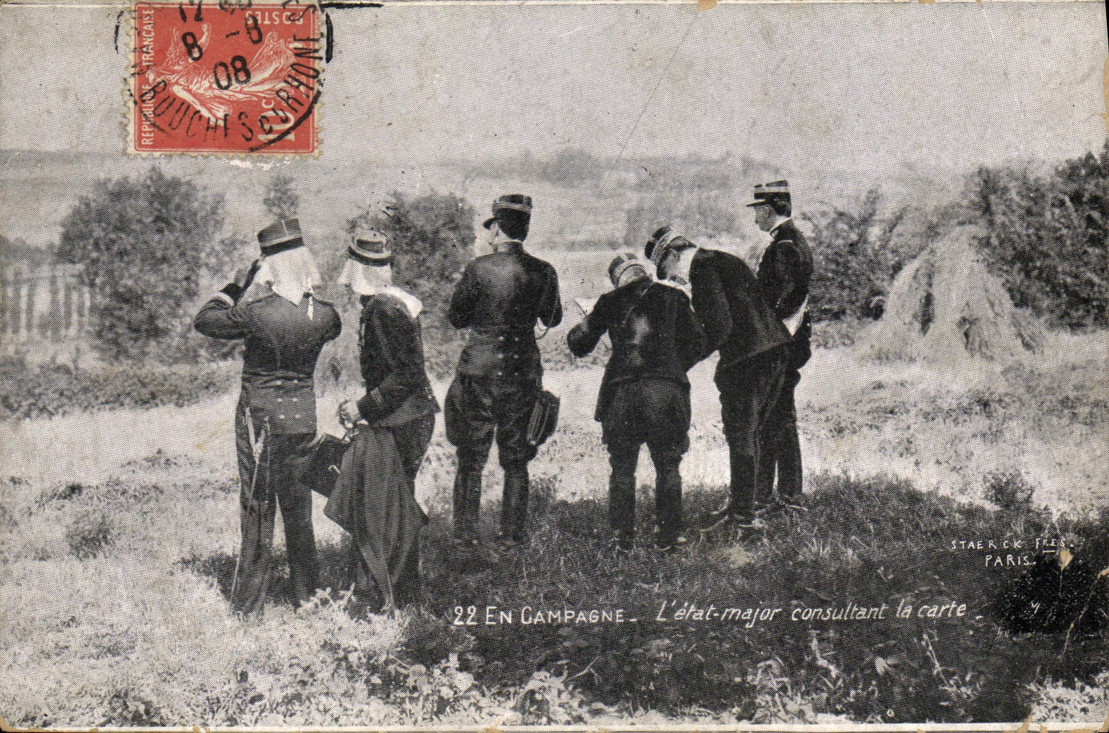 CPA Fantaisie Militaria L'etat major consultant la carte 