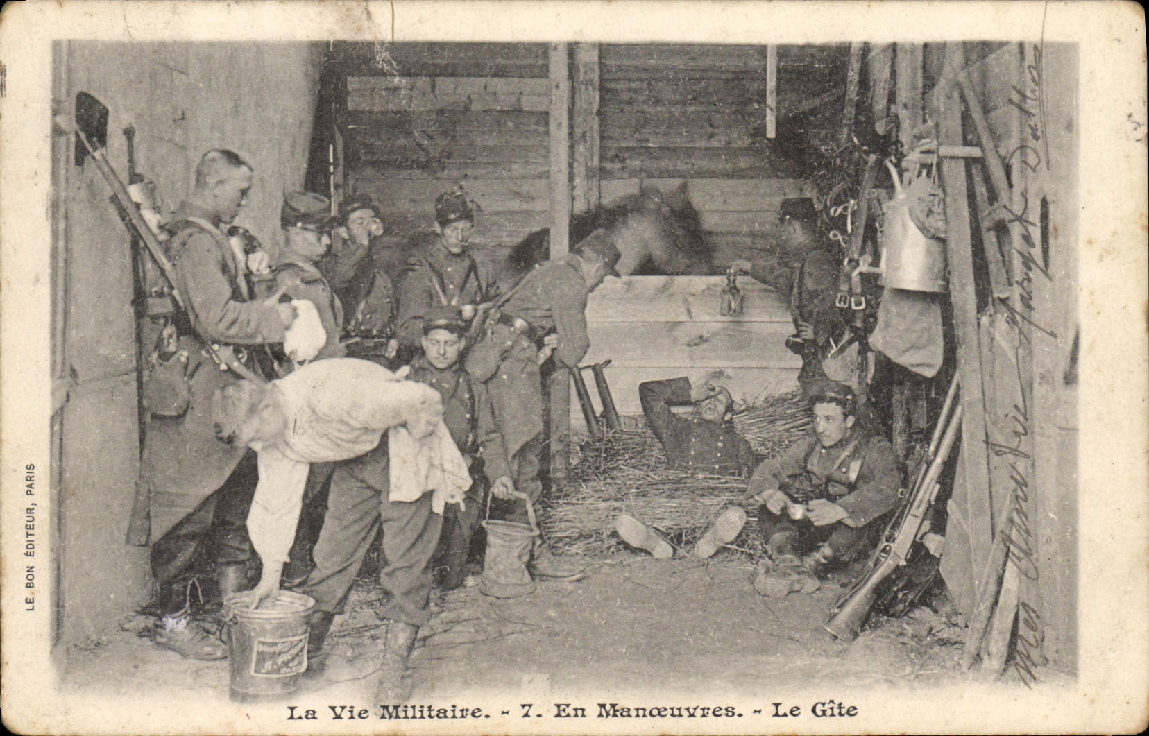 CPA Fantaisie Militaria En manoeuvres Le gite