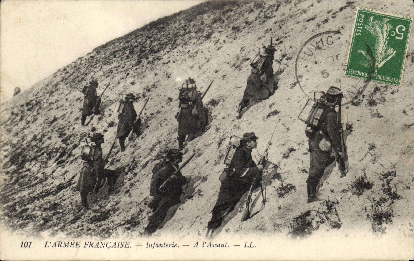 CPA Fantaisie Militaria Infanterie A l'assaut