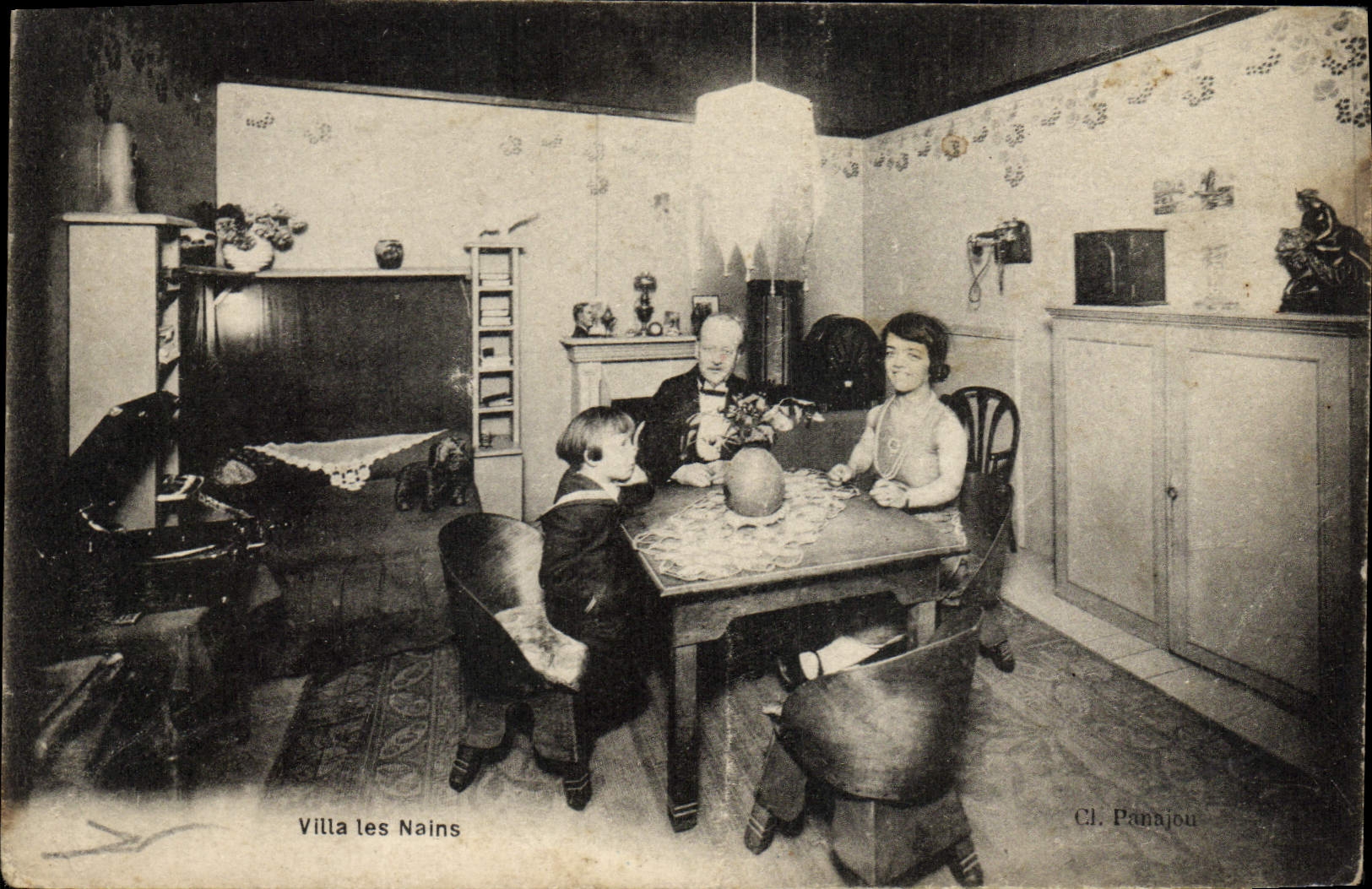 VINTAGE POSTCARD Dwarf Dwarves Villa of the dwarves