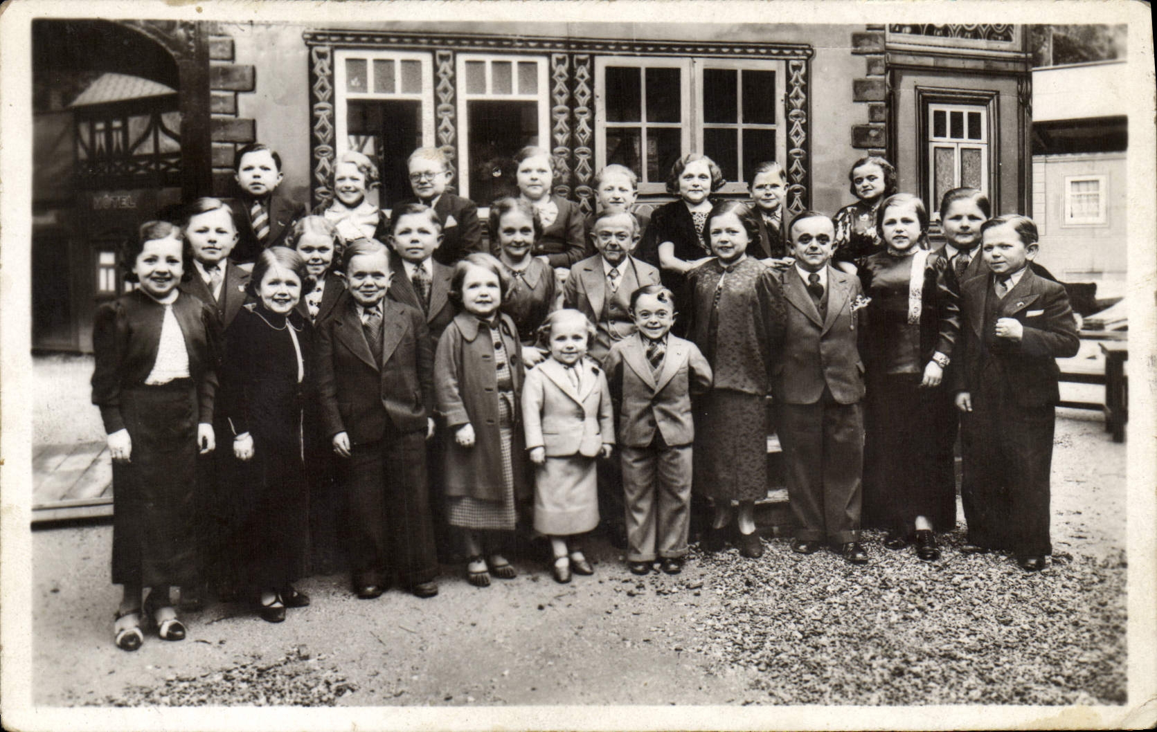 CPA Nain Nains Exposition internationale Paris 1937 Royaume de Lilliput 