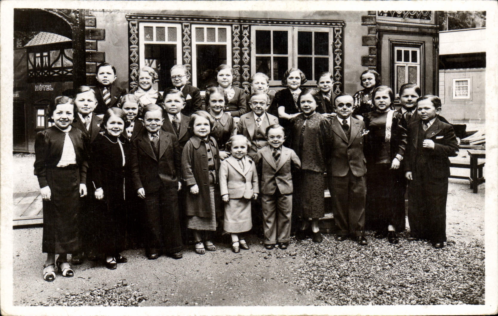 CPA Nain Nains Exposition internationale Paris 1937 Royaume de Lilliput 