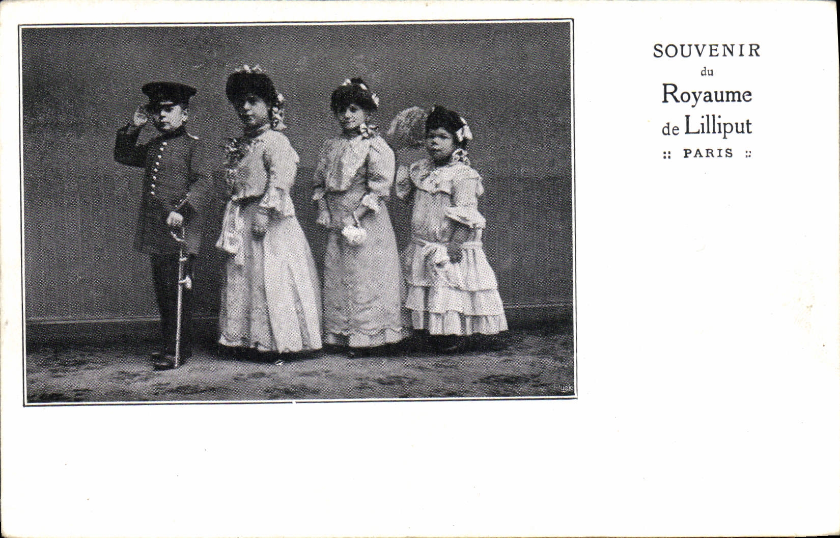CPA Nain Nains Royaume de Lilliput Paris