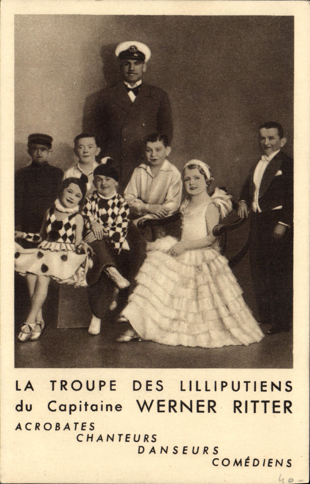 VINTAGE POSTCARD Dwarf Dwarves Troop of the Lilliputians of the captain Werner Ritter