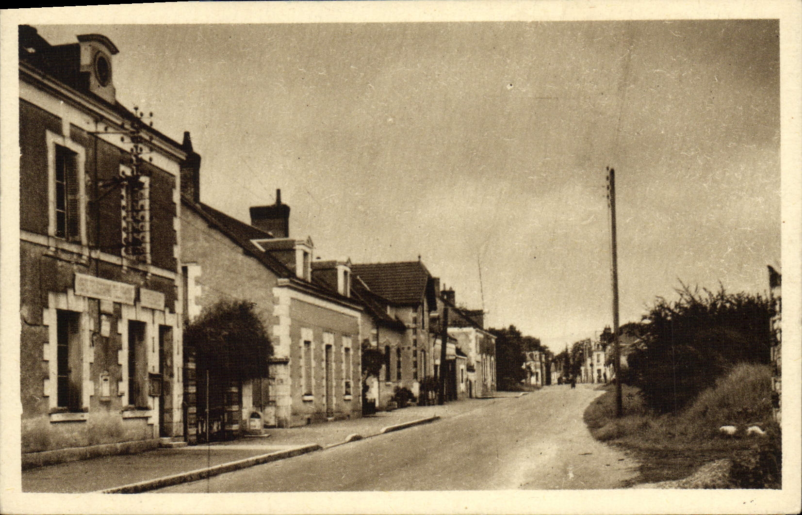 Calle principal de Thesee de la estación de la POSTAL de la VENDIMIA