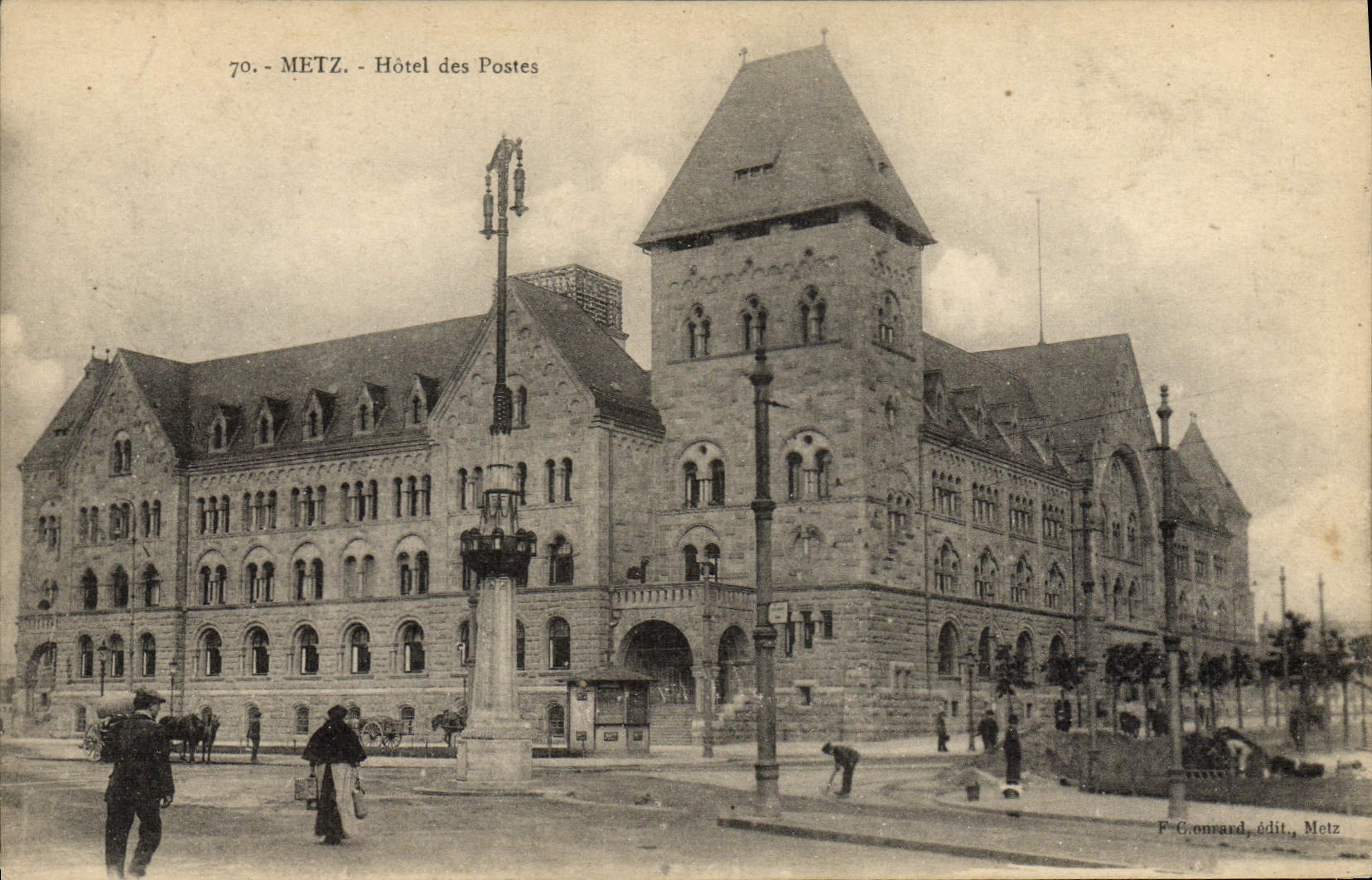 Edificio de la oficina de correos de Metz de la estación de la POSTAL de la VENDIMIA