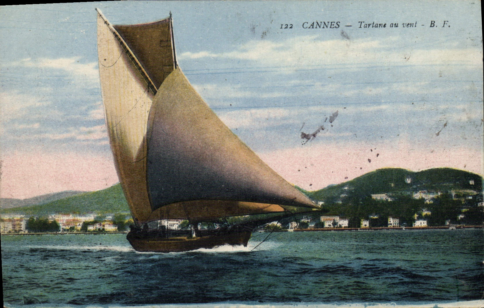 VINTAGE POSTCARD Bateau Fishes Cannes Tartane with the wind