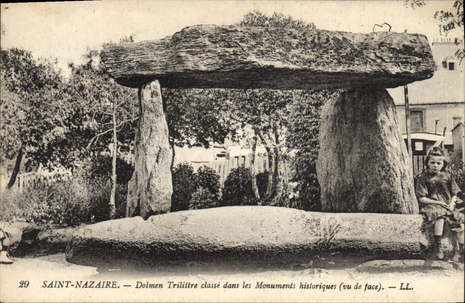 CPA Menhir Dolmen Saint Nazaire Dolmen Trilittre Enfant