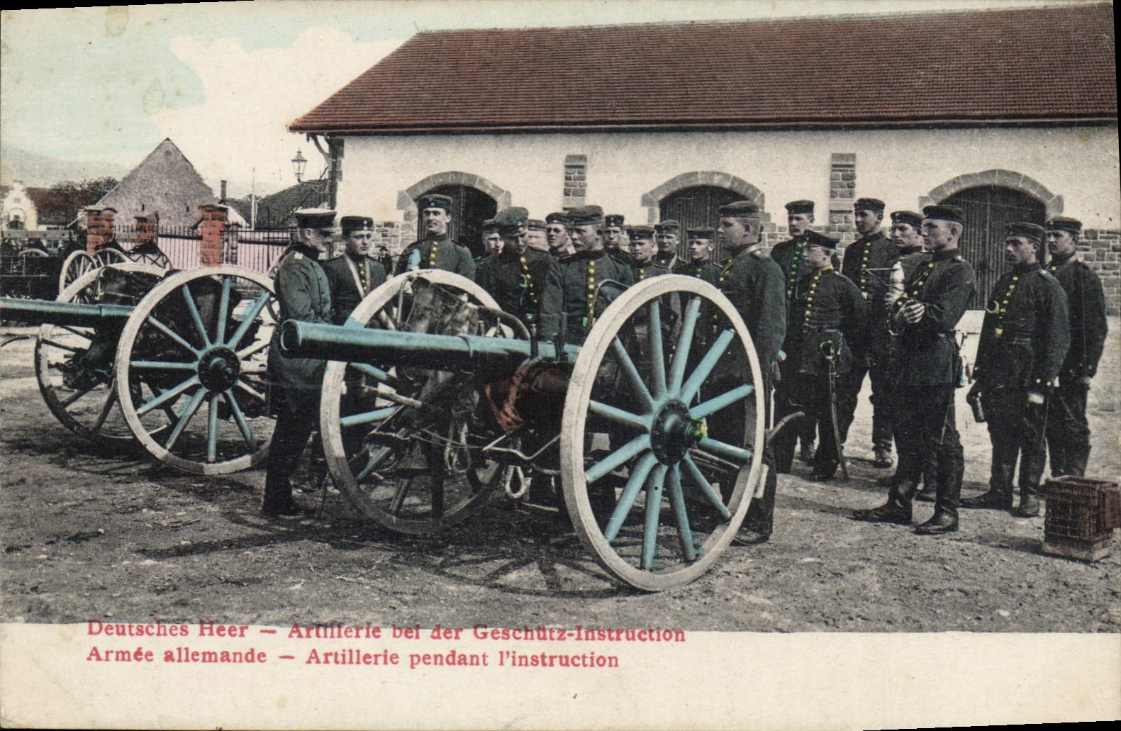 CPA Militaria Armee allemande Artillerie pendant l'instruction 