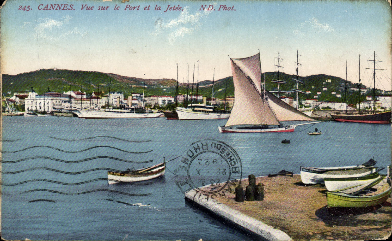 CPA Bateau Peche Cannes Vue sur le port et la jetee
