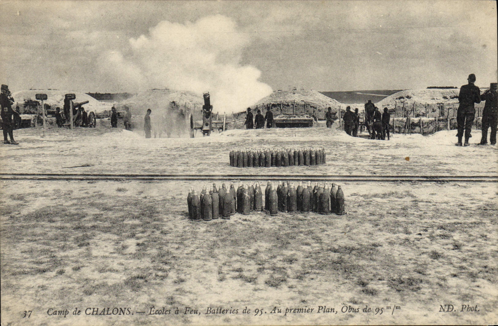 VINTAGE POSTCARD Militaria Camp of Trawl-nets Schools has fire Batteries of 95 In the Obus foreground of 95 mm