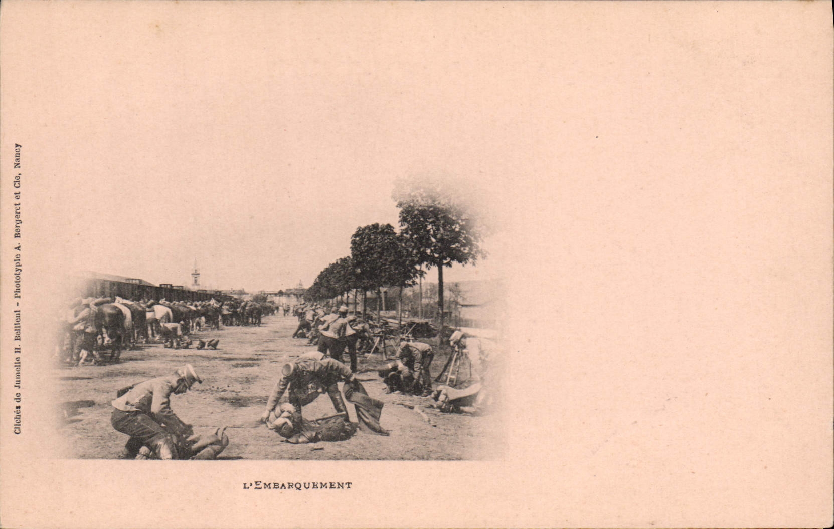 CPA Militaria L'embarquement