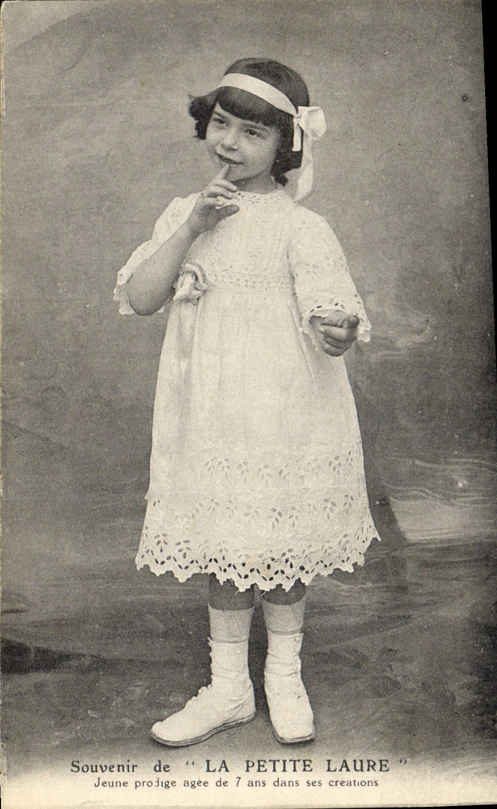 VINTAGE POSTCARD small Laure Young 7 year old wonder