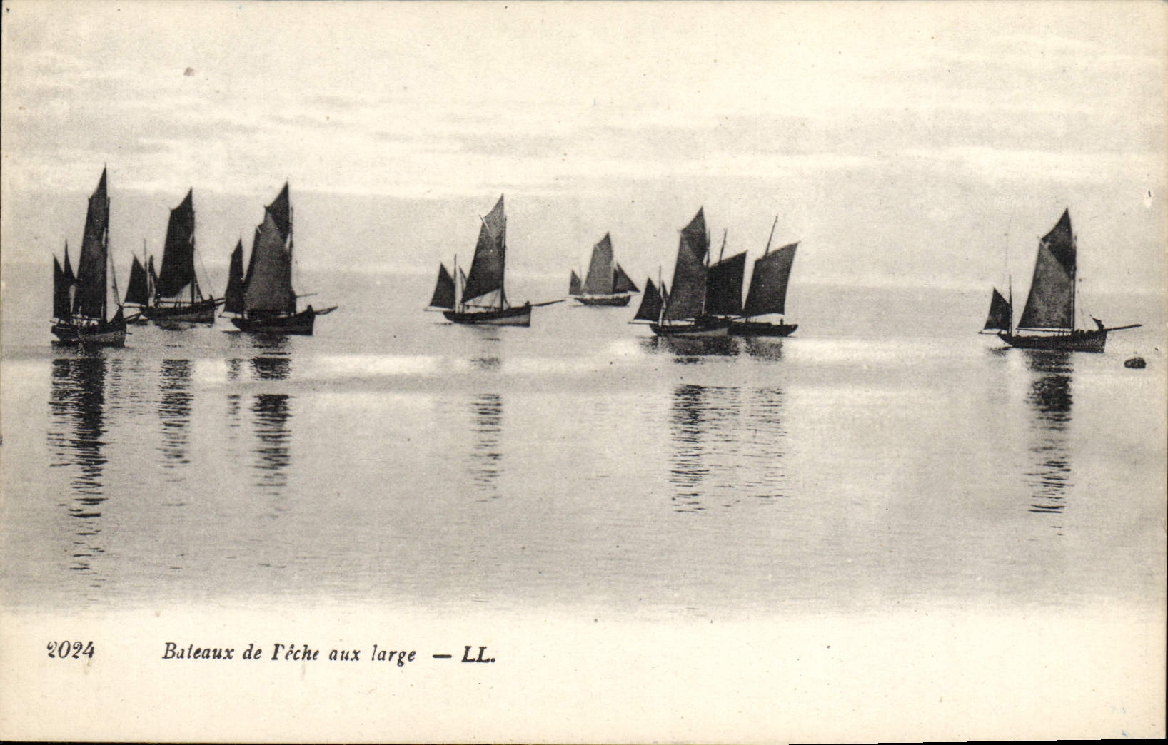 CPA Bateau de peche au large