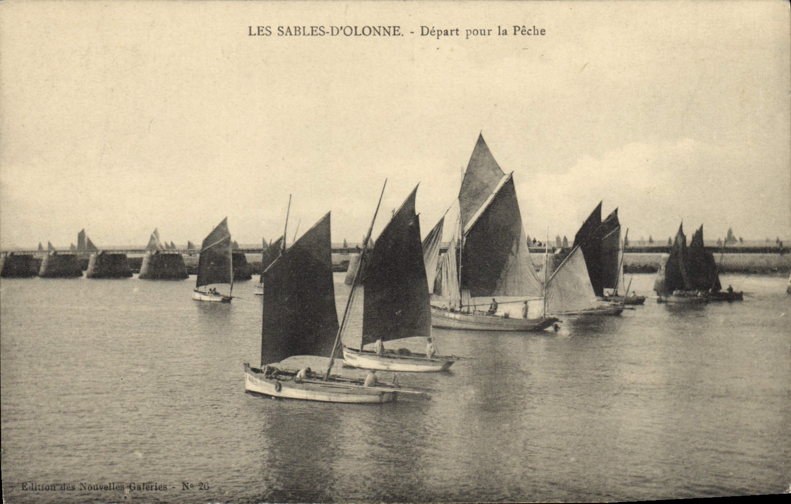 VINTAGE POSTCARD Boat of sin Sands of olonne Departure for the sin