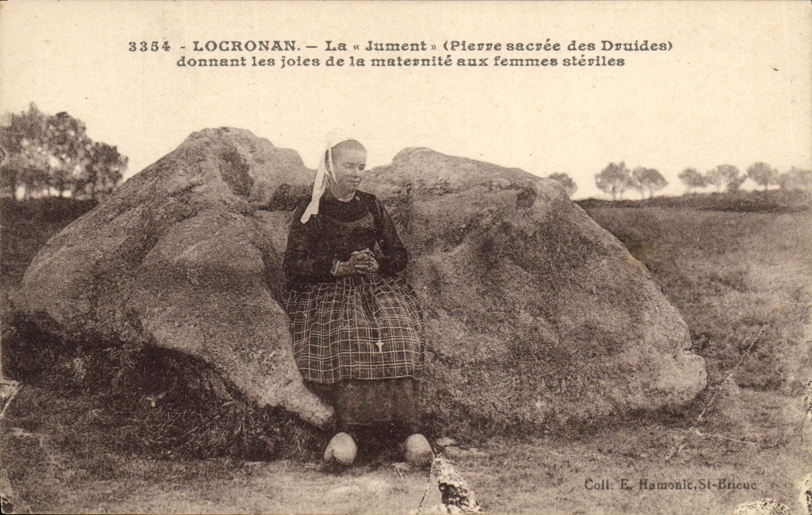 VINTAGE POSTCARD Dolmen Locronan Menhir the mare Pierre sacree of the druids giving the joys of maternity to the sterile women
